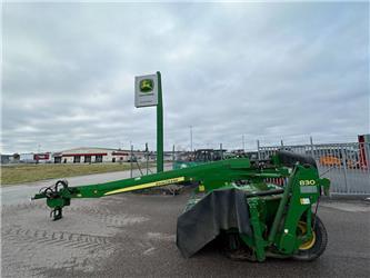 John Deere 830