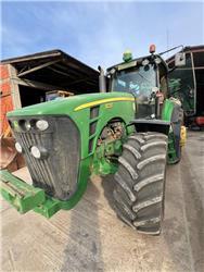 John Deere 8230