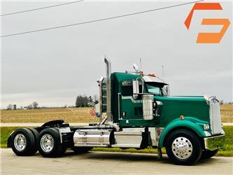 Kenworth W 900