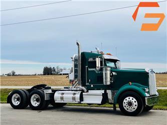 Kenworth W 900