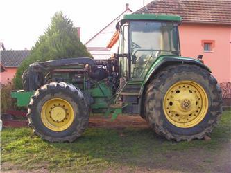 John Deere 8200