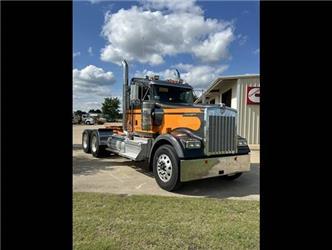 Kenworth W 900