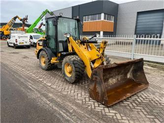 CAT 906 M