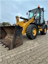 CAT 907 M