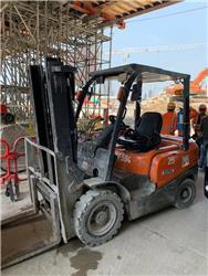 TCM Forklift FD25T4