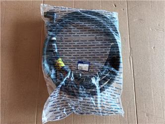 Volvo HOSE  21313785