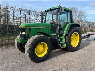 John Deere 6600