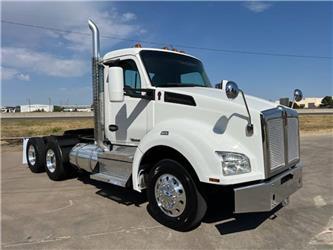 Kenworth T 880