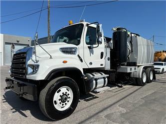 Freightliner 114SD