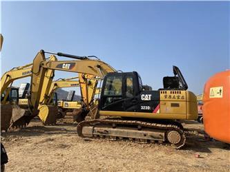 CAT 323D