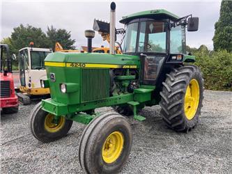 John Deere 4240