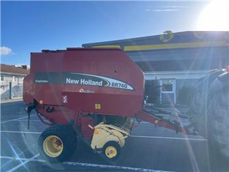 New Holland BR740