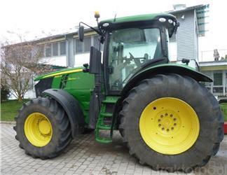 John Deere 7230R