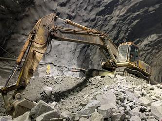 Komatsu PC450LC-8