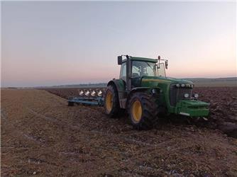 John Deere 8320