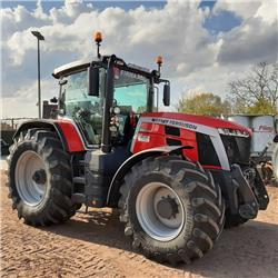 Massey Ferguson 8s225