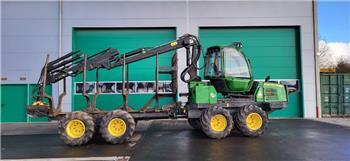 John Deere 810E