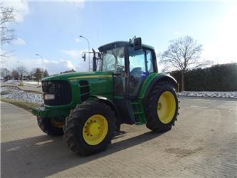 John Deere 6530