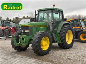 John Deere 6910