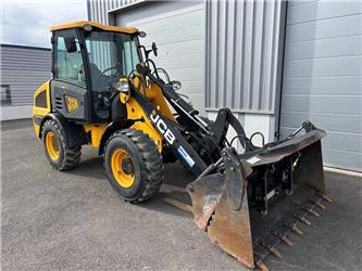 JCB 406