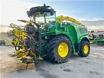 John Deere 8300