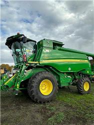 John Deere T560i