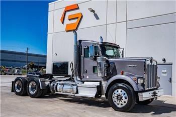 Kenworth W 900