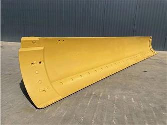 CAT 140H Moldboard