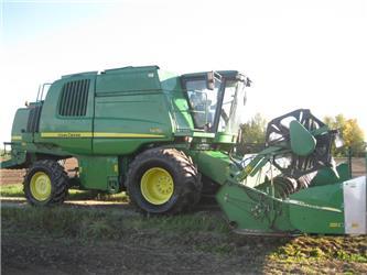 John Deere T670