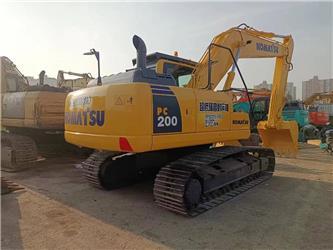 Komatsu pc200-8