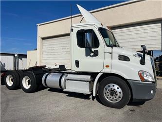 Freightliner Cascadia 113