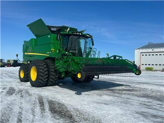 John Deere S780