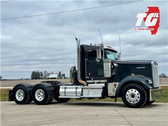 Kenworth W900