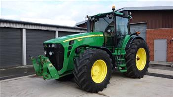 John Deere 8230