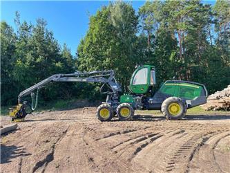 John Deere 1070G