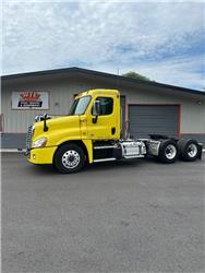 Freightliner CA125DC