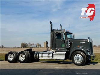 Kenworth W900