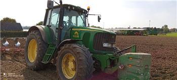 John Deere 6820