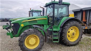 John Deere 7920