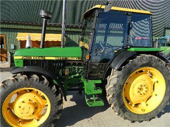 John Deere 2250