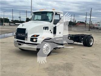 Mack MD6