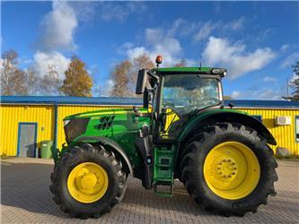 John Deere 6215R