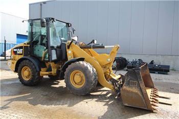 CAT 906M