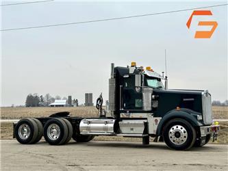 Kenworth W 900