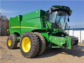 John Deere S670