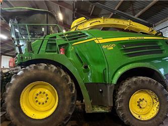 John Deere 8600