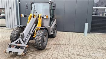 Mecalac AX 700