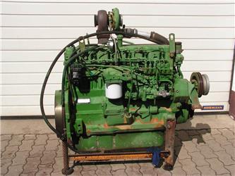 John Deere 2264