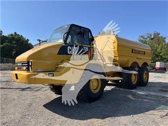 CAT 725