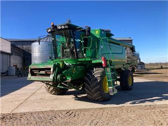 John Deere W650